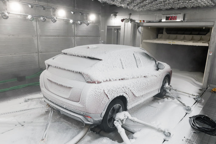 降雨降雪対応シャシダイナモメータ